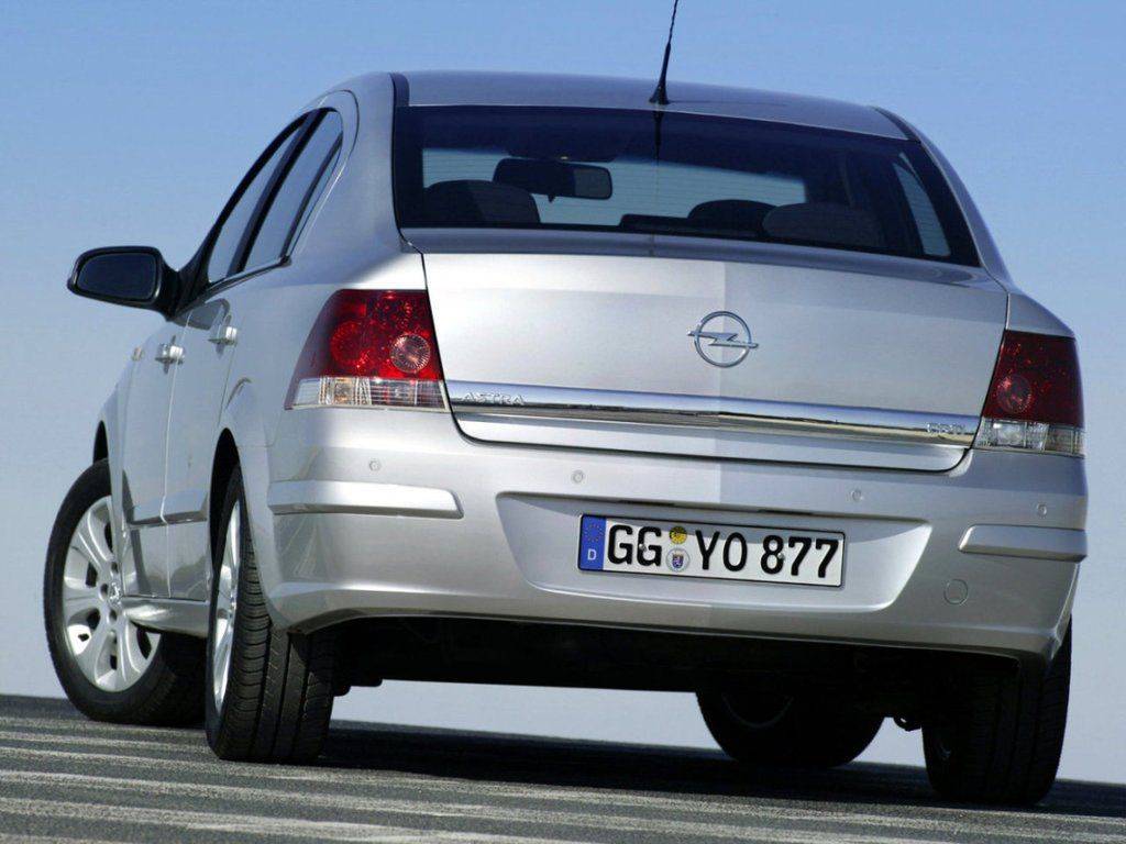 Opel Astra Family Sedan